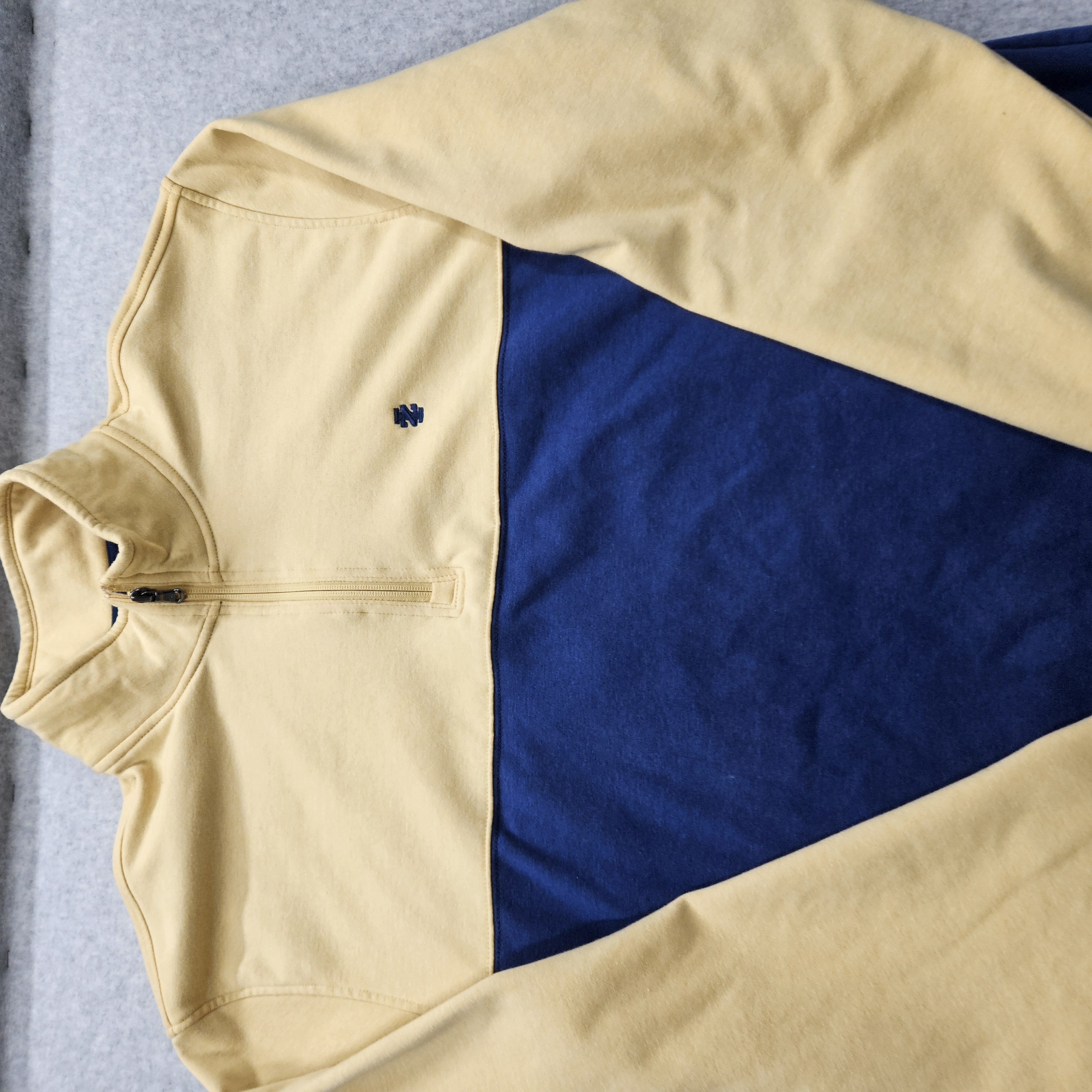 Izod Men's XL Blue and White 1/4 Zip Jacket