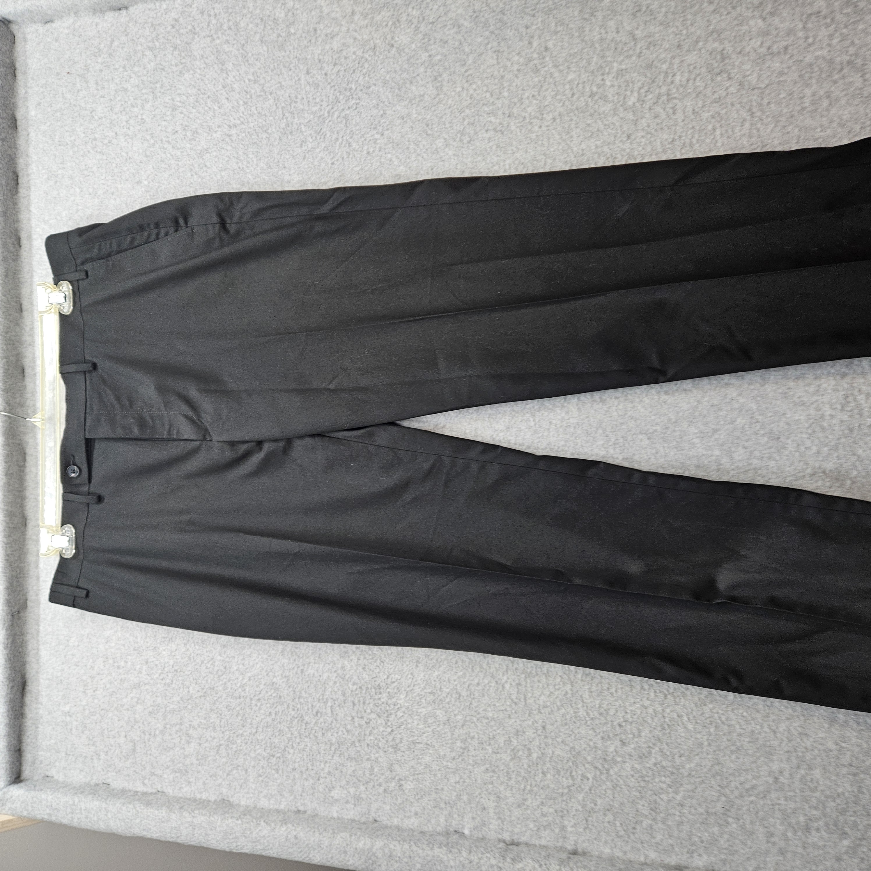 Van Heusen Men's 38Wx32L Black Straight Pants