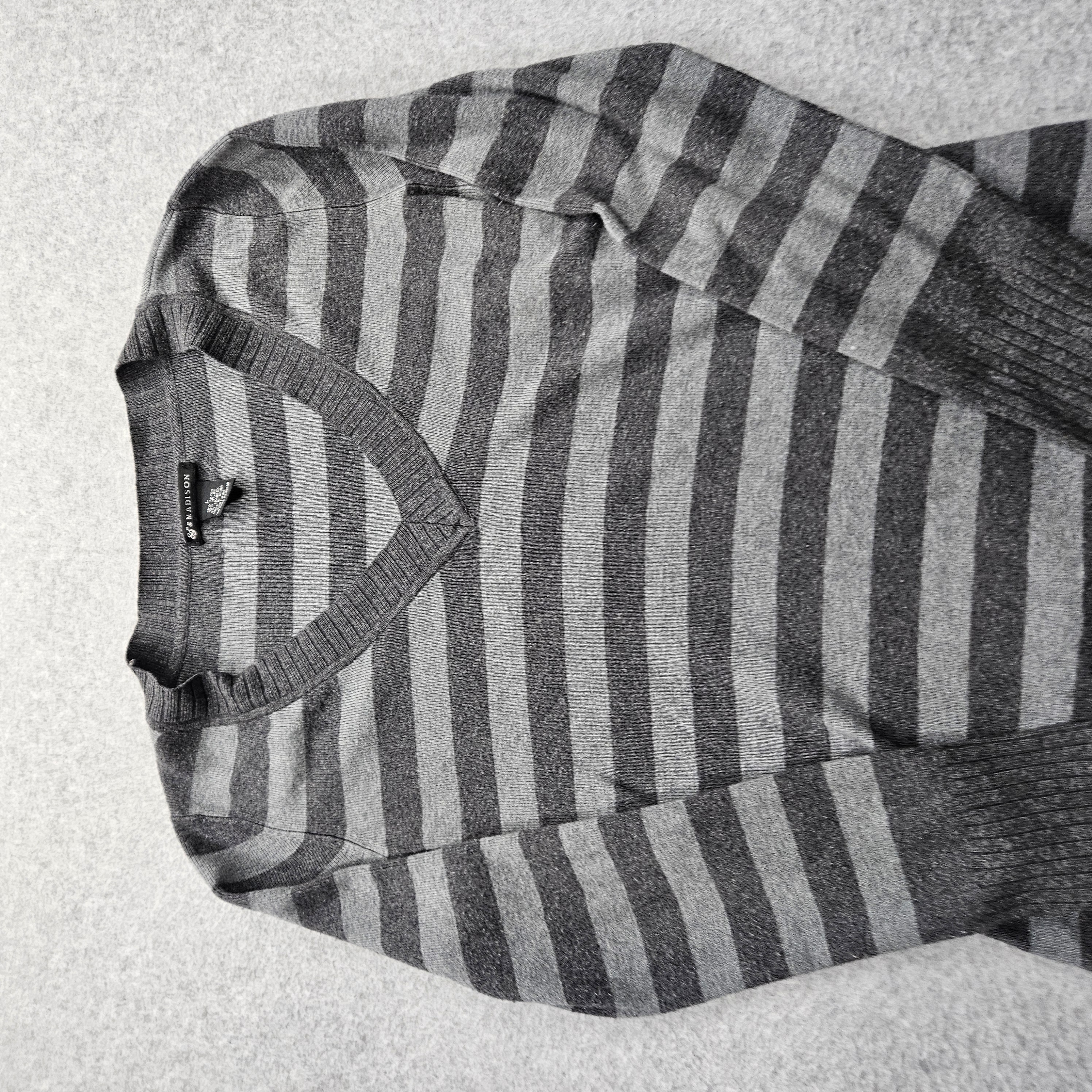 Madison Women's Large Gray V-Neck Long Sleeve Sweater with Waist Tie