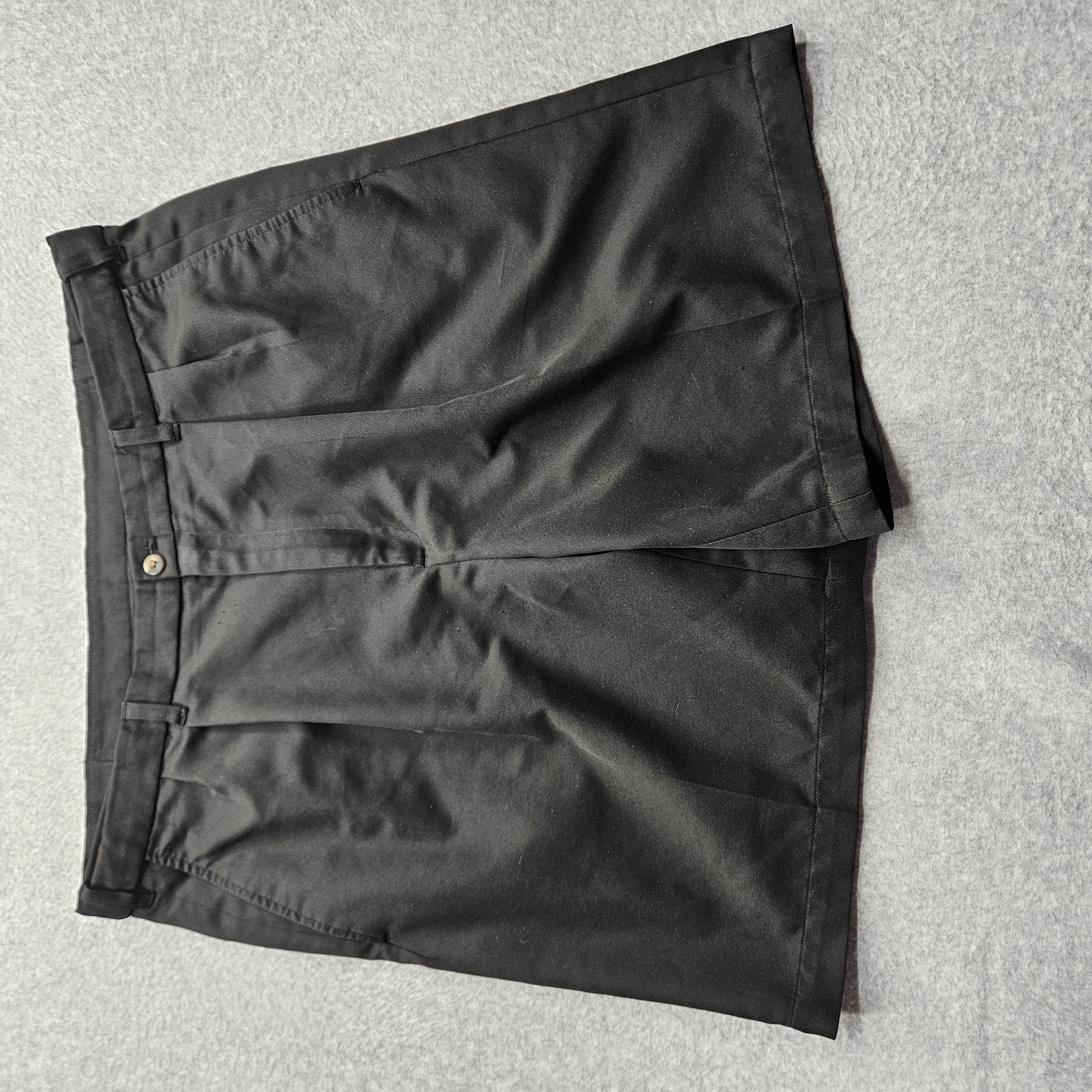 Unbranded Men's Size 42 Black Flat Front Short