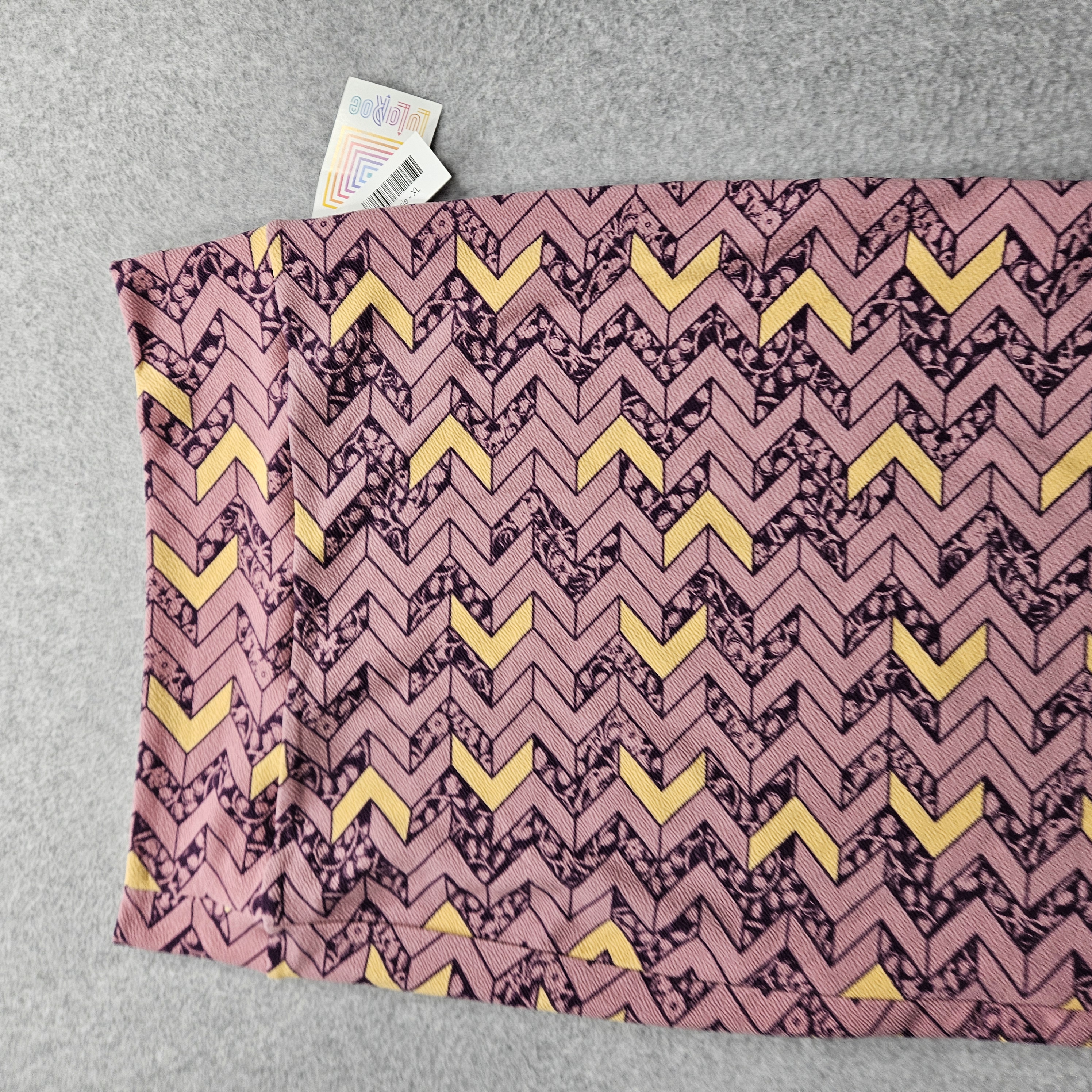 Lularoe Womens Size XL Pink Purple Chevron Geometric Skirt NWT
