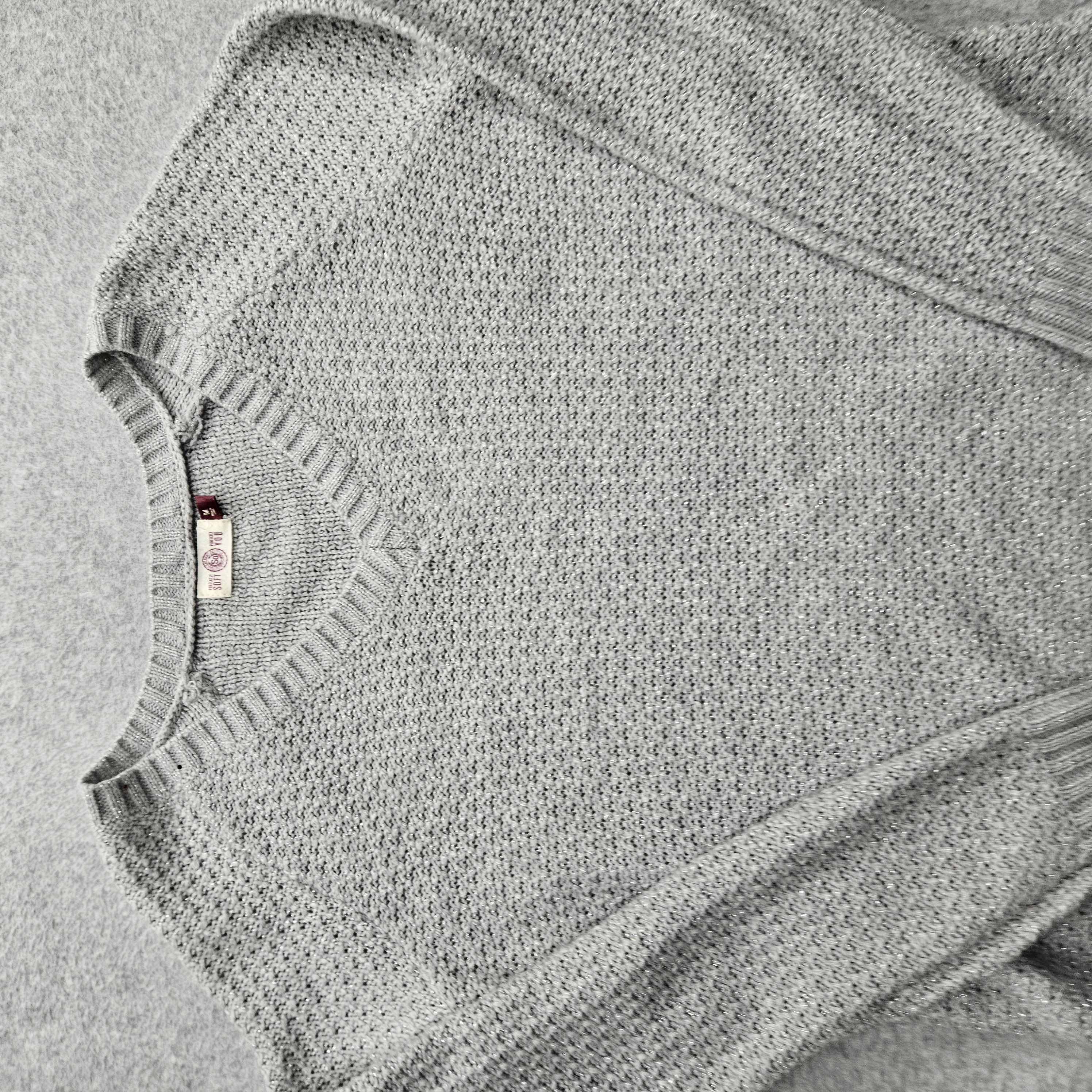 Perfectly Soft Women Size Medium Gray V Neck Knit Sweater Long Sleeve