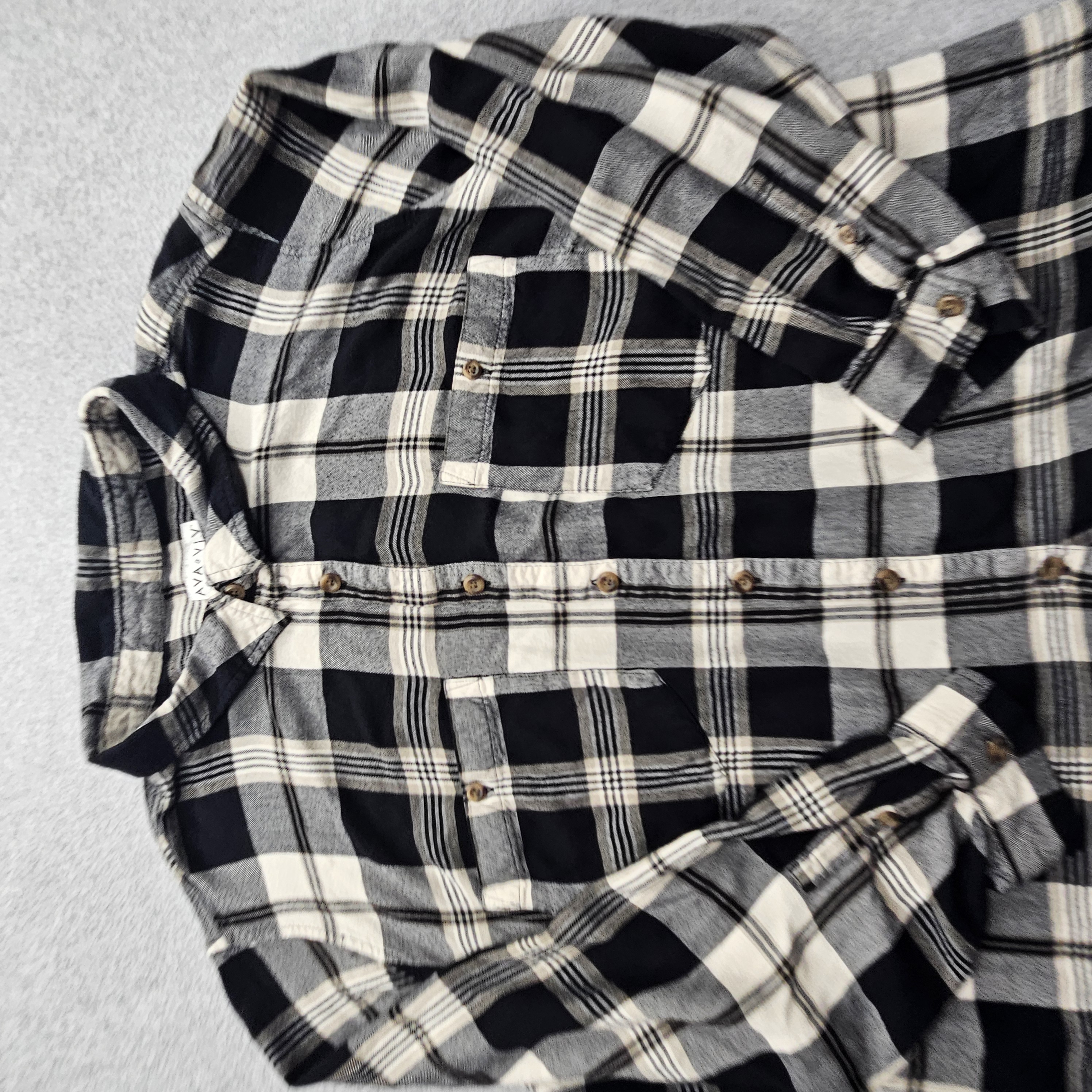 Ava Viv Women's 4X Black & White Plaid Long Sleeve Blouse 