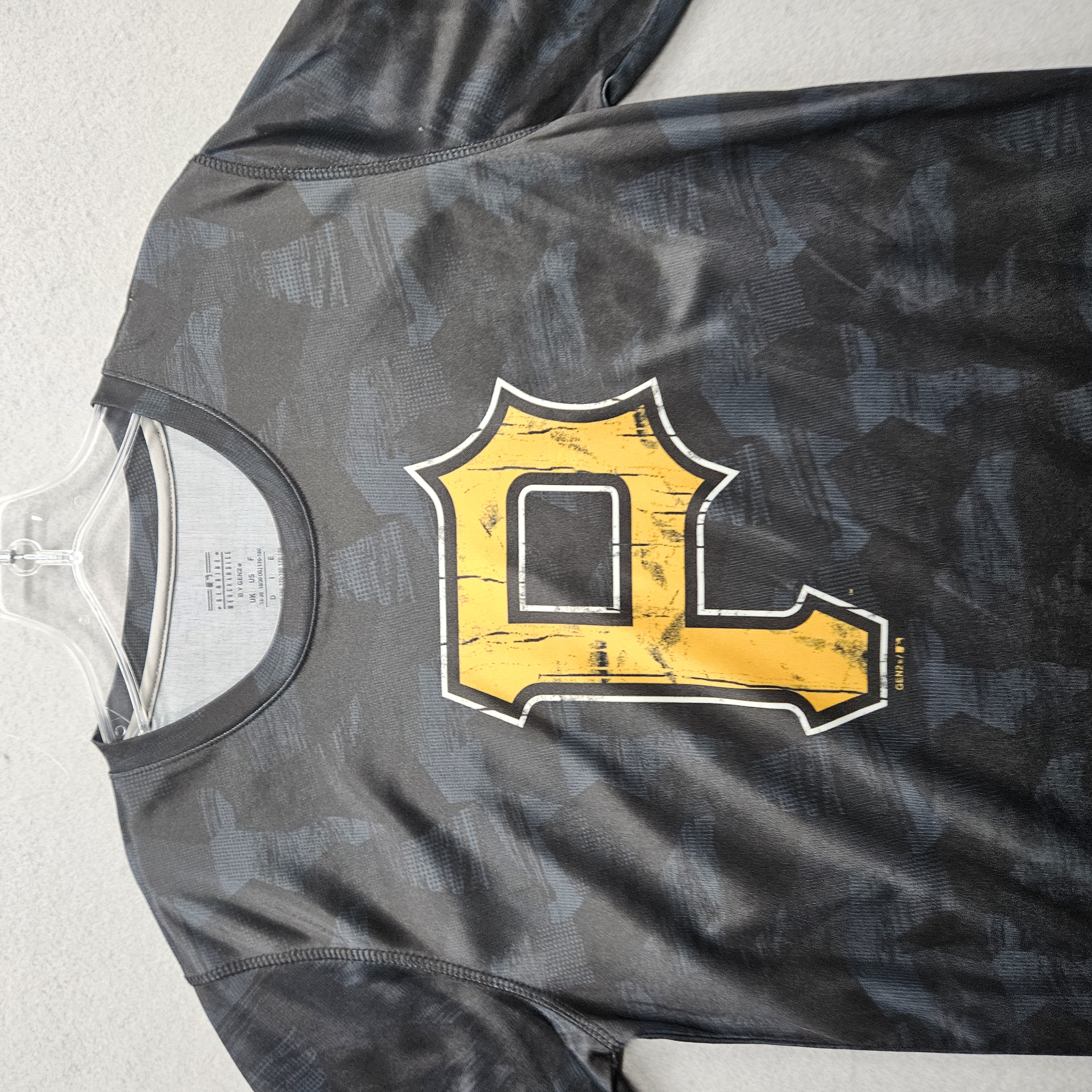 Genuine Merchandise by Gen2 Men's XL Black Activewear Shirt
