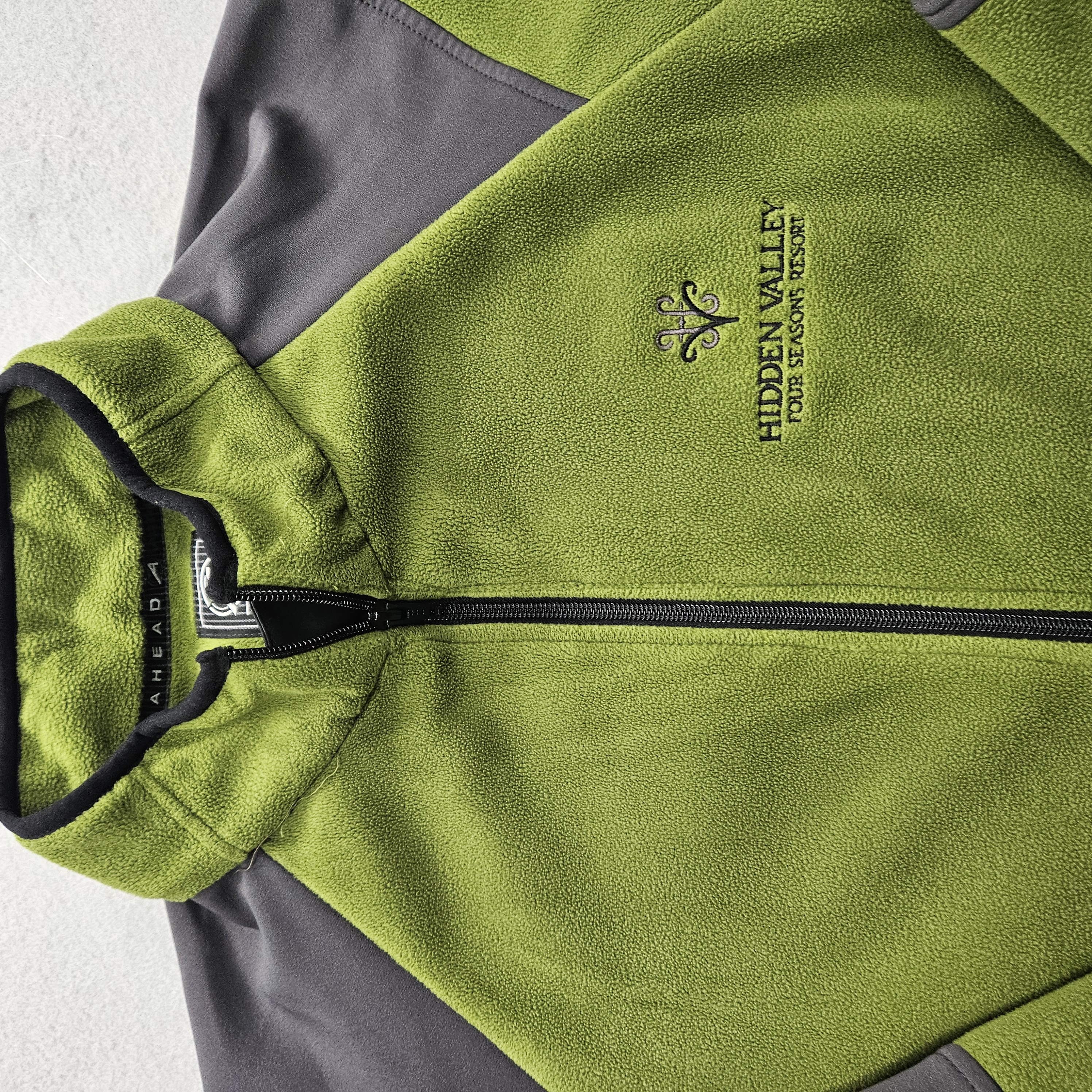 Hidden Valley Four Seasons Ahead Authentics Men's Large Green Zip Up Jacket