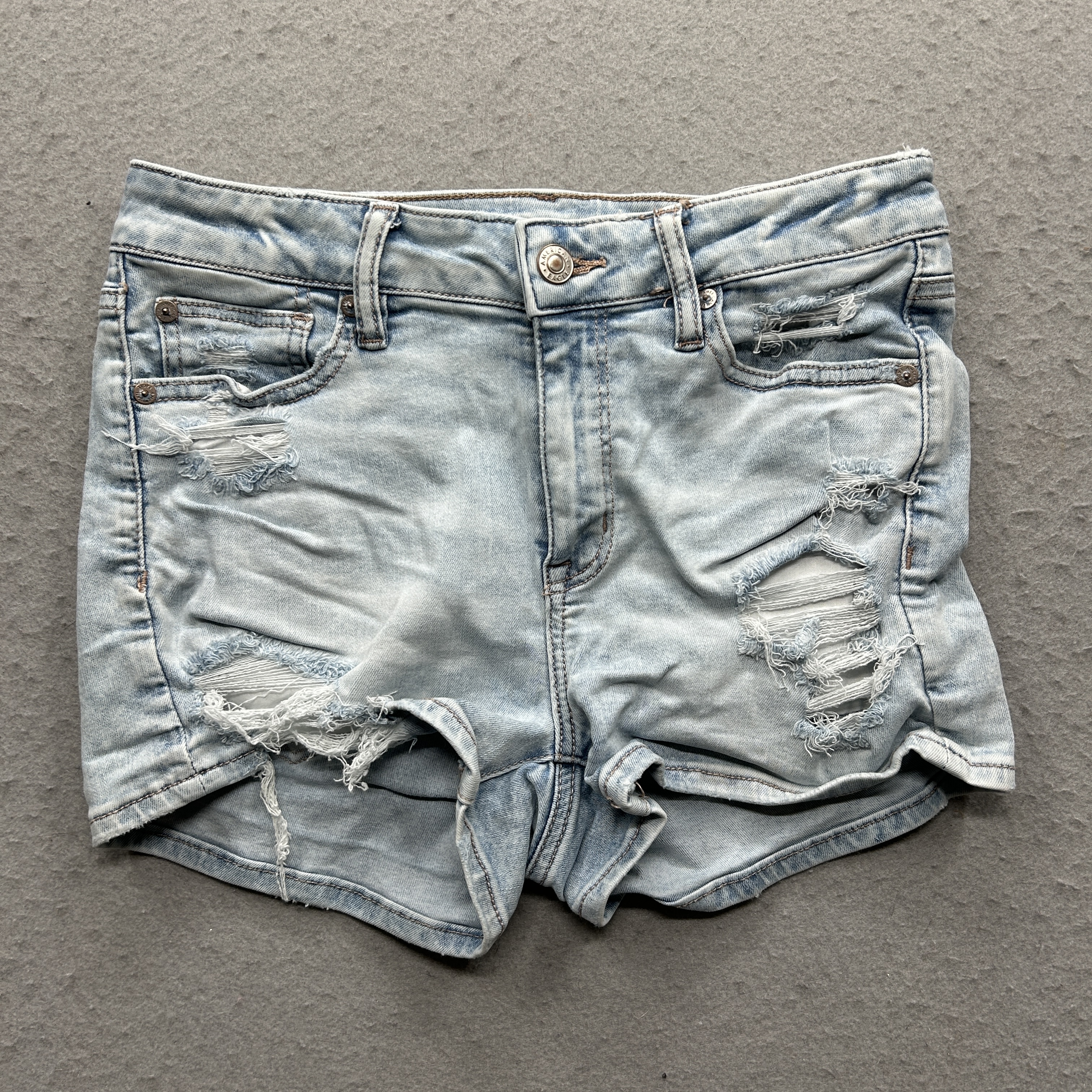American Eagle Women's Shorts Size 4 Light Wash Distressed Denim