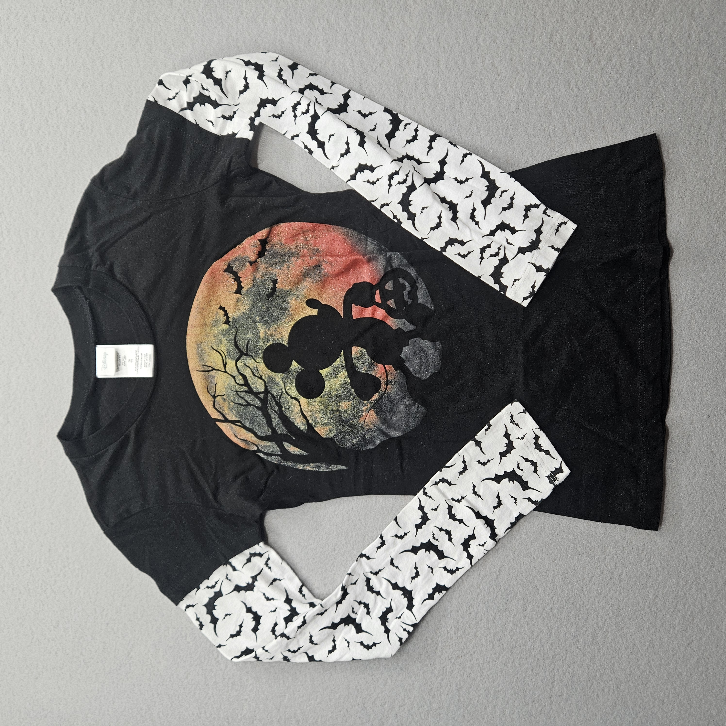 Disney Girl's Juniors Size Small Black White Long Sleeve Halloween Top