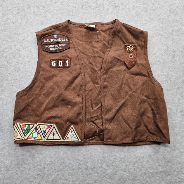 Girl Scouts USA Girl's Brown Sleeveless Vest Badges Patches